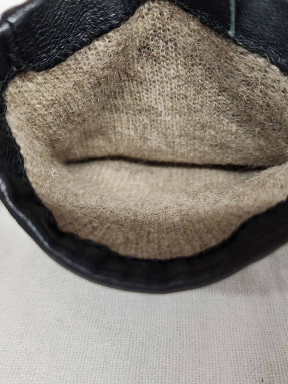 Vintage Fownes Womens 7.5 Soft Black Leather Cashmere Lining Gloves